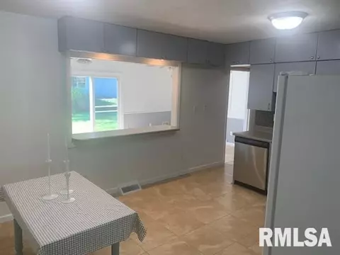 100 Windsor Rd, Springfield, IL 62702 photo 8