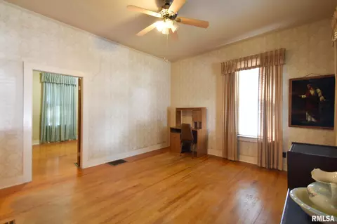 1106 N 13th St, Springfield, IL 62702 photo 4