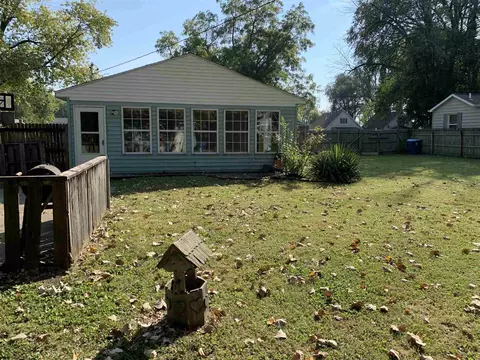 809 Indiana Ave, Springfield, IL 62702 photo 11