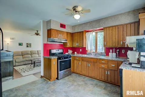 2225 S 1st St, Springfield, IL 62704 photo 8