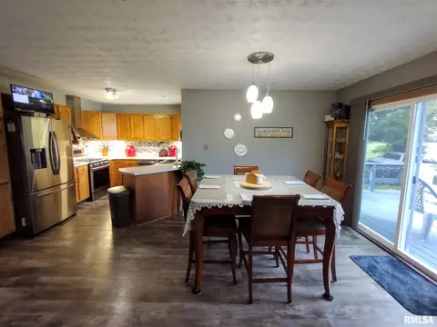 505 Rainbow Dr, Athens, IL 62613 photo 11