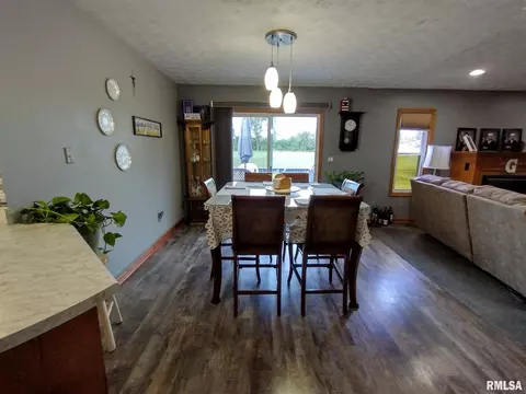 505 Rainbow Dr, Athens, IL 62613 photo 15