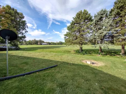505 Rainbow Dr, Athens, IL 62613 photo 3