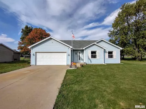 505 Rainbow Dr, Athens, IL 62613 photo 1