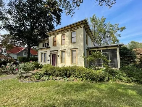 604 E Third St, Pana, IL 62557 photo 1
