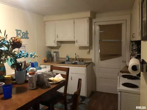 2308 S 12th St, Springfield, IL 62703 photo 3