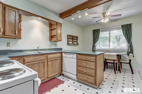 3205 S 1st St, Springfield, IL 62703 photo 8