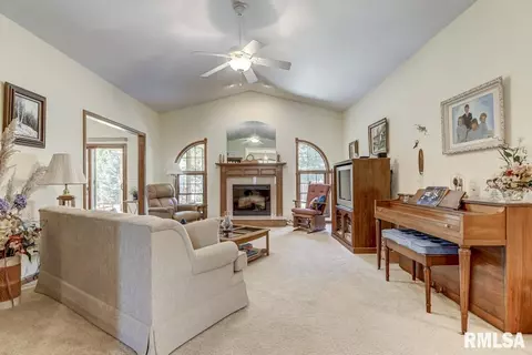 6501 Willow Springs Rd, Springfield, IL 62712 photo 6