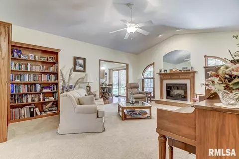 6501 Willow Springs Rd, Springfield, IL 62712 photo 5