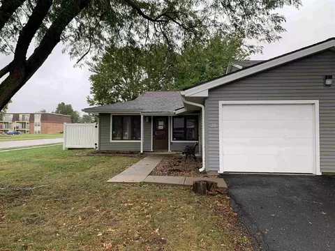 23 Brookside Pl, Springfield, IL 62704 photo 1