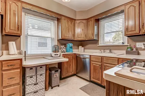 2313 S 7th St, Springfield, IL 62703 photo 13