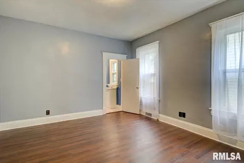 1029 N 2nd St, Springfield, IL 62702 photo 11