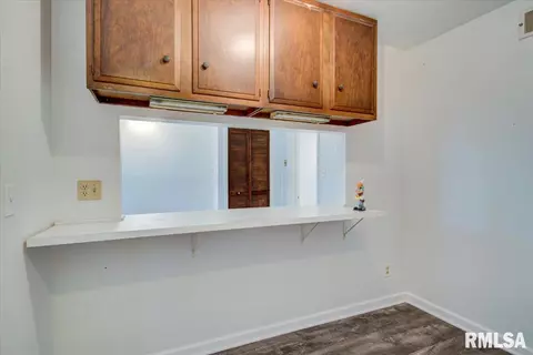 1029 N 2nd St, Springfield, IL 62702 photo 22