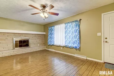 78 Andover Dr, Springfield, IL 62704 photo 4