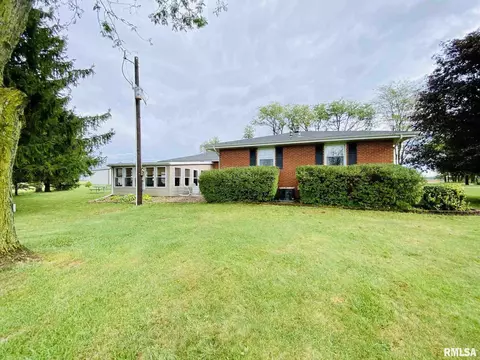 843 Macomb Rd, Abingdon, IL 61410 photo 6