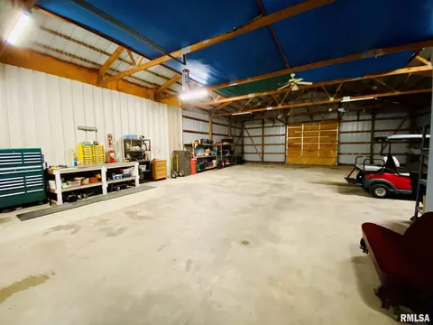 843 Macomb Rd, Abingdon, IL 61410 photo 11
