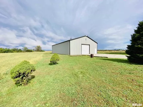 843 Macomb Rd, Abingdon, IL 61410 photo 8