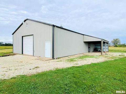 843 Macomb Rd, Abingdon, IL 61410 photo 9