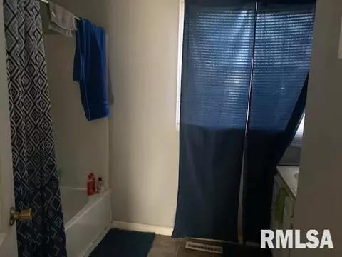 2434 S 14th St, Springfield, IL 62703 photo 9