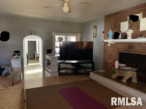 2434 S 14th St, Springfield, IL 62703 photo 3
