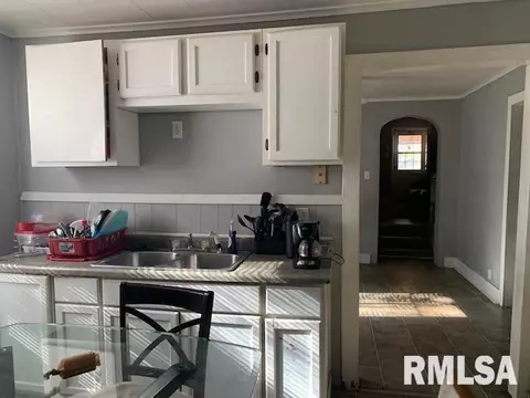 2434 S 14th St, Springfield, IL 62703 photo 6