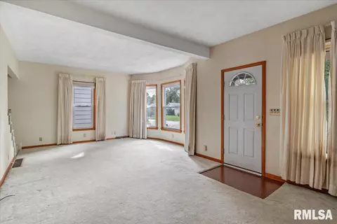 2112 S Pasfield St, Springfield, IL 62704 photo 4