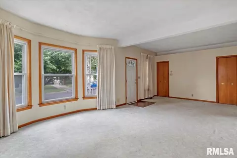 2112 S Pasfield St, Springfield, IL 62704 photo 2
