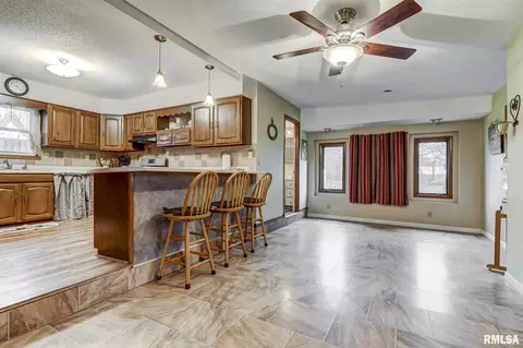 3865 Ware Rd, Springfield, IL 62707 photo 9