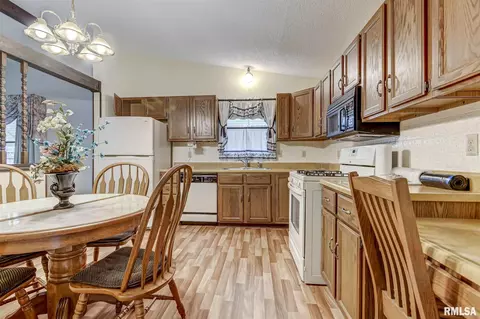 1917 Stockton Dr, Springfield, IL 62703 photo 9