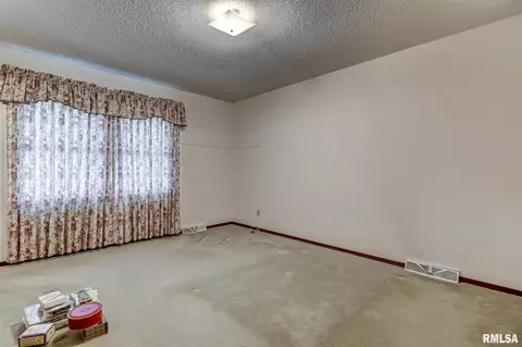 1917 Stockton Dr, Springfield, IL 62703 photo 12