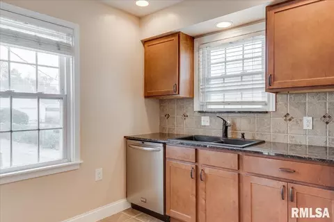 2232 S Spring St, Springfield, IL 62704 photo 13