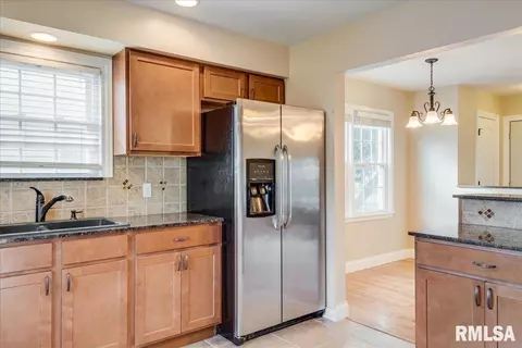 2232 S Spring St, Springfield, IL 62704 photo 14