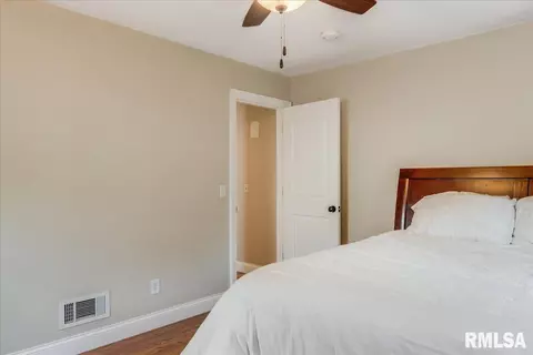 2232 S Spring St, Springfield, IL 62704 photo 17