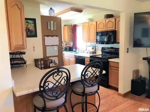 2409 S 8th St, Springfield, IL 62703 photo 5