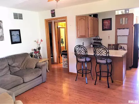 2409 S 8th St, Springfield, IL 62703 photo 6
