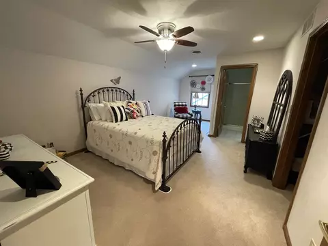 2519 Chapel Hill Dr, Springfield, IL 62702 photo 8