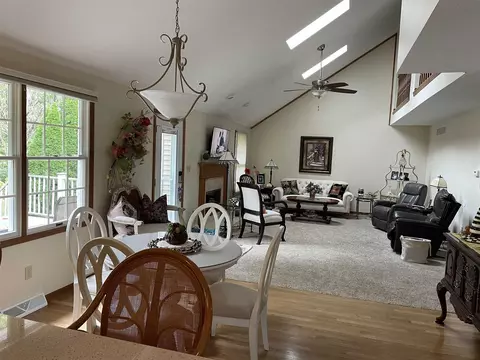 2519 Chapel Hill Dr, Springfield, IL 62702 photo 19