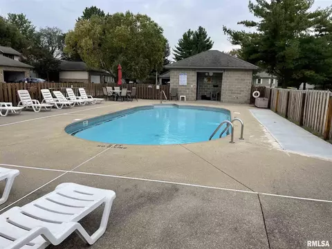 2519 Chapel Hill Dr, Springfield, IL 62702 photo 2