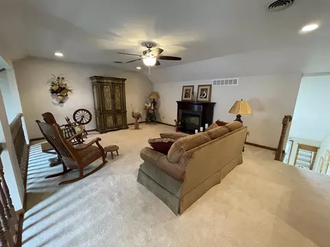 2519 Chapel Hill Dr, Springfield, IL 62702 photo 9
