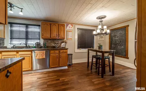 429 E Main St, Maroa, IL 61756 photo 9