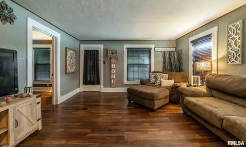 429 E Main St, Maroa, IL 61756 photo 4