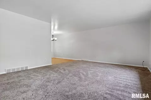 2 Coachlight Ct, Springfield, IL 62703 photo 5