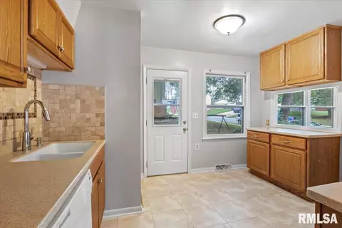 2 Coachlight Ct, Springfield, IL 62703 photo 14
