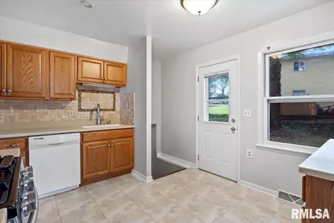 2 Coachlight Ct, Springfield, IL 62703 photo 11