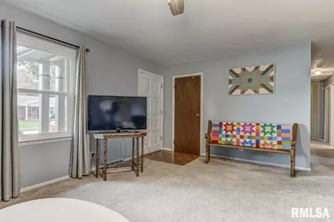 80 Locksley Ln, Springfield, IL 62704 photo 5