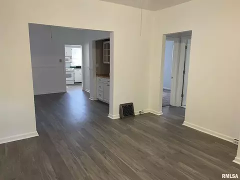 514 W Vine St, Springfield, IL 62704 photo 3