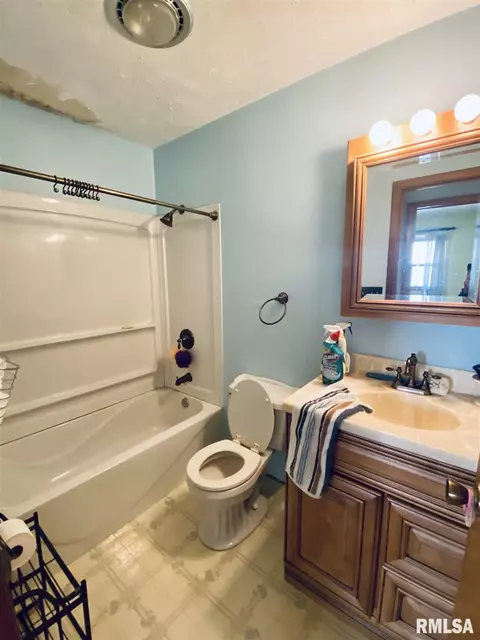 13 Greencastle Cir, Springfield, IL 62712 photo 9