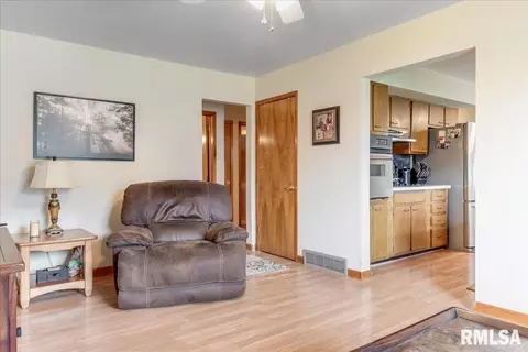 1527 E Watch Ave, Springfield, IL 62702 photo 6