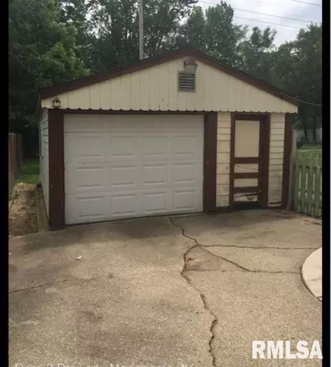 2204 E Adams St, Springfield, IL 62703 photo 8
