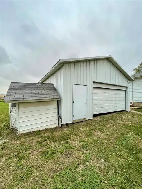 412 Pine Tree Rd, Abingdon, IL 61410 photo 16